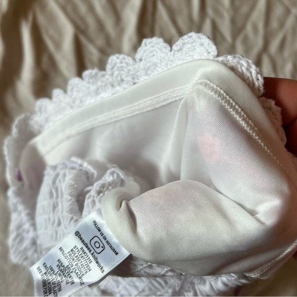 Beautiful, crochet, scalloped edge, girls, crop top size medium. - Picture 13 of 15